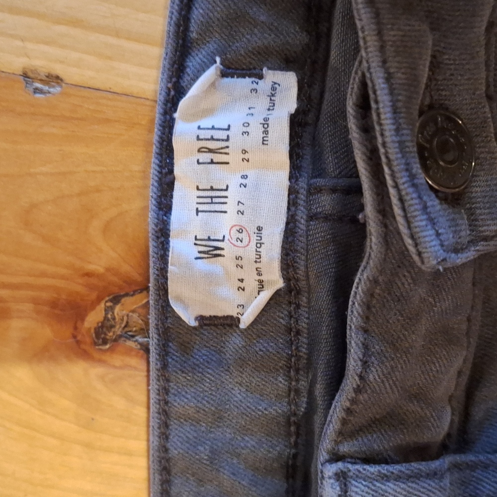 Free People cut-off Floral embroidered gray jeans Womens Size 26 Boho Stretchy - Picture 6 of 15